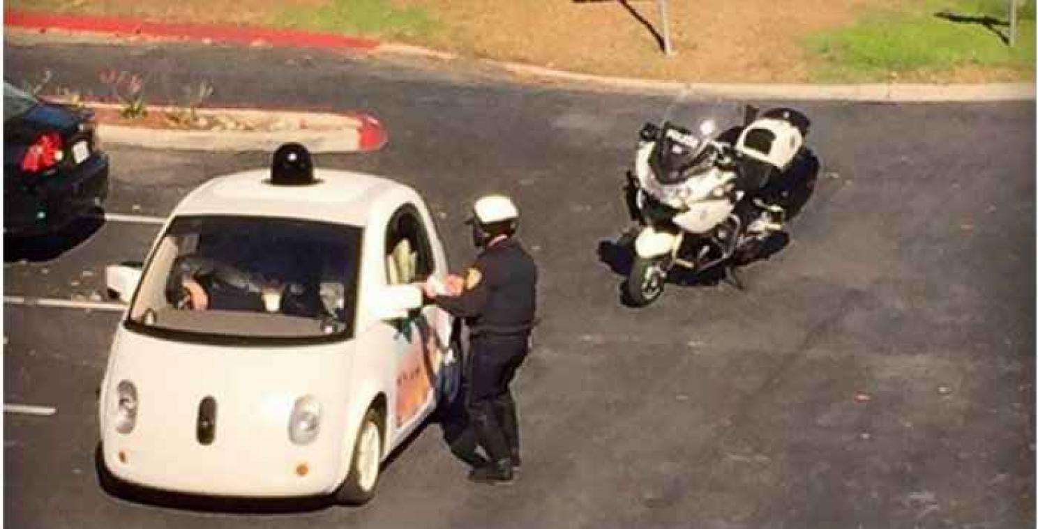 Une voiture sans conducteur de Google arrêtée par la police pour... excès de lenteur
