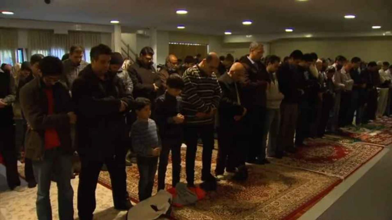 Une synagogue ouvre ses portes aux musulmans dont la mosquée a été incendiée