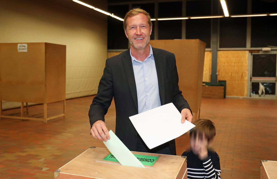 Elections 2018: A Charleroi, le PS domine toujours largement, selon un sondage de sortie des urnes