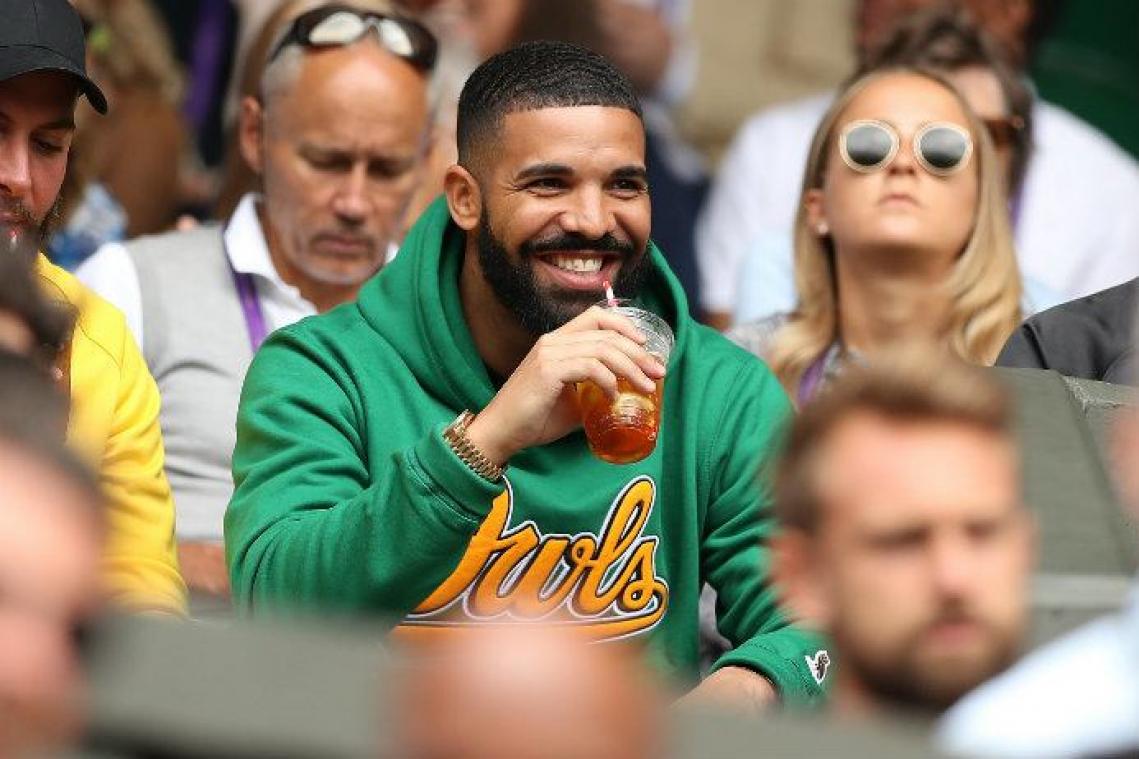 Drake dévoile un nouveau tatouage et affole la toile