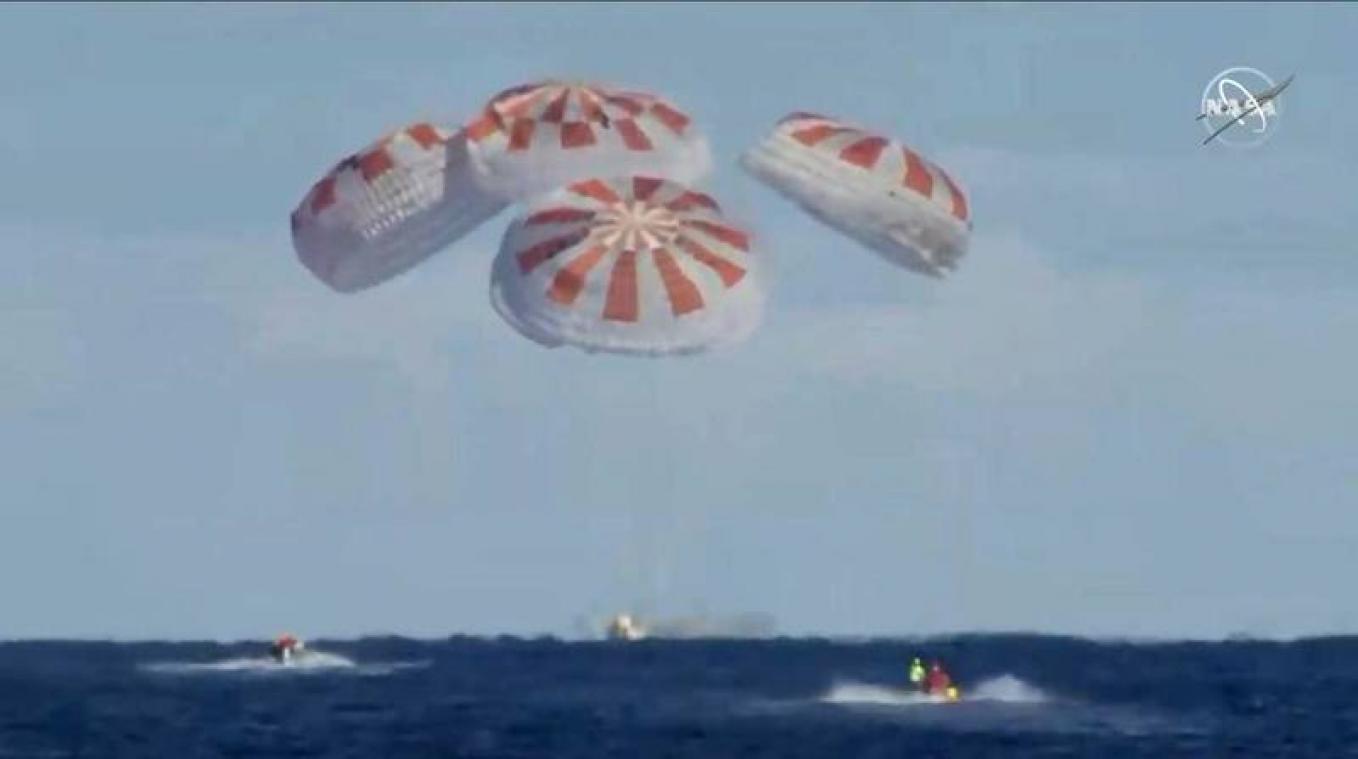 La capsule Crew Dragon de SpaceX a amerri dans l'océan Atlantique