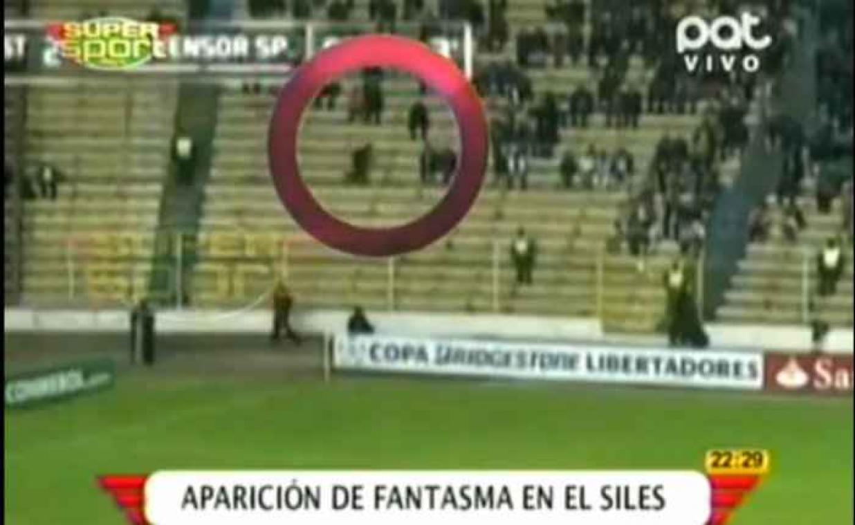 Fantôme dans un stade de foot en Bolivie? Voici l'explication !