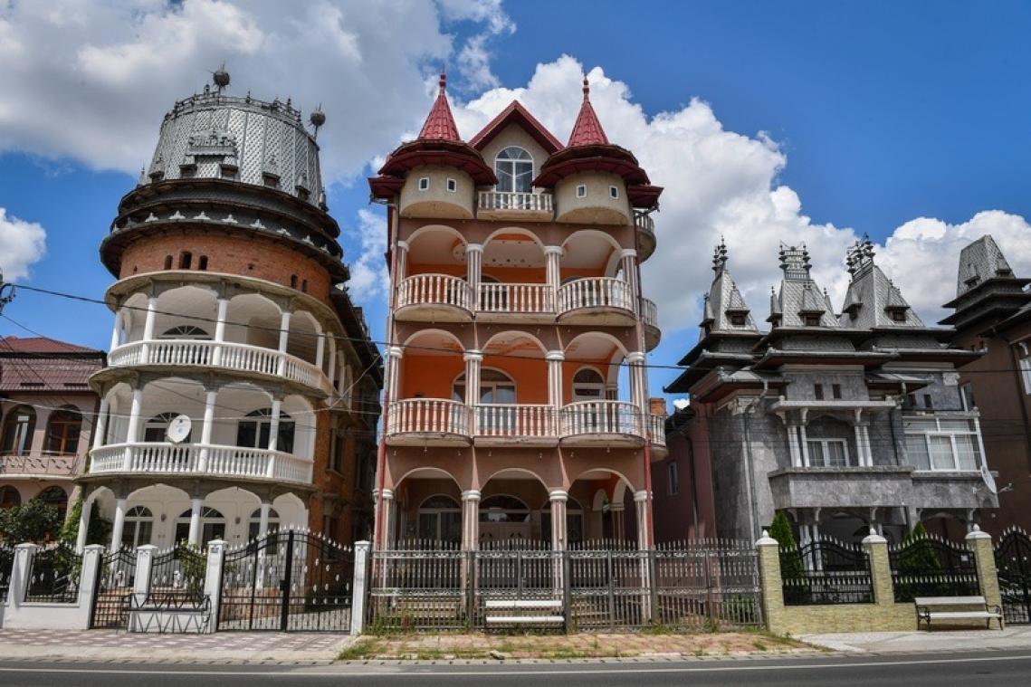 Kitsch et exubérants, les palais roms font partie de l'histoire de Roumanie