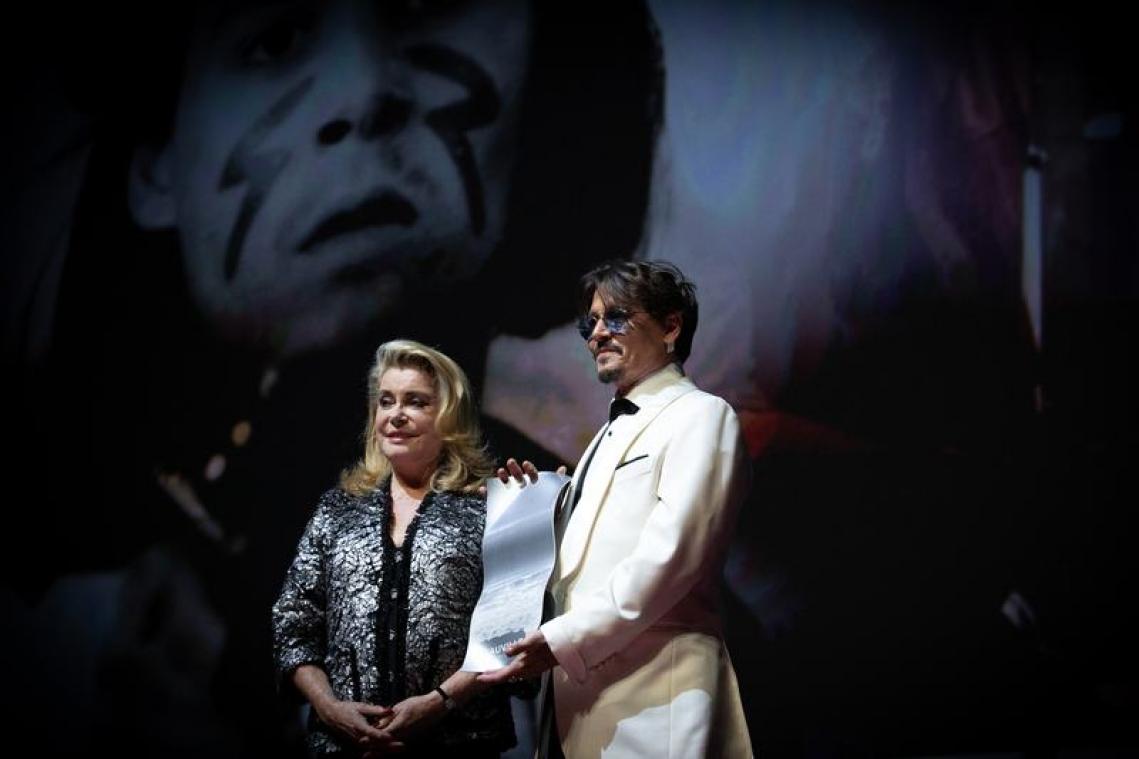 Récompensé à Deauville, Johnny Depp adresse un tendre message à sa famille