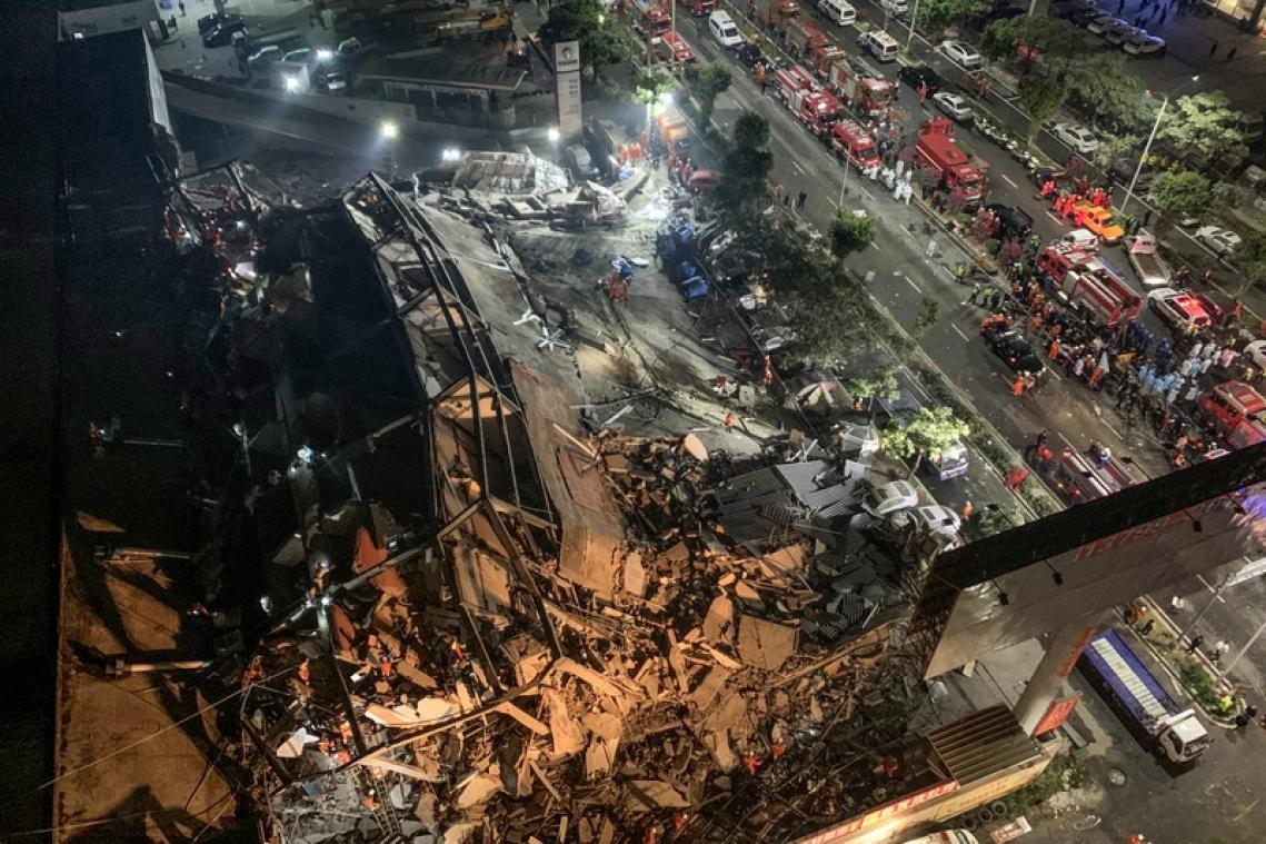 Effondrement d'un hôtel en Chine : le bilan grimpe à dix morts