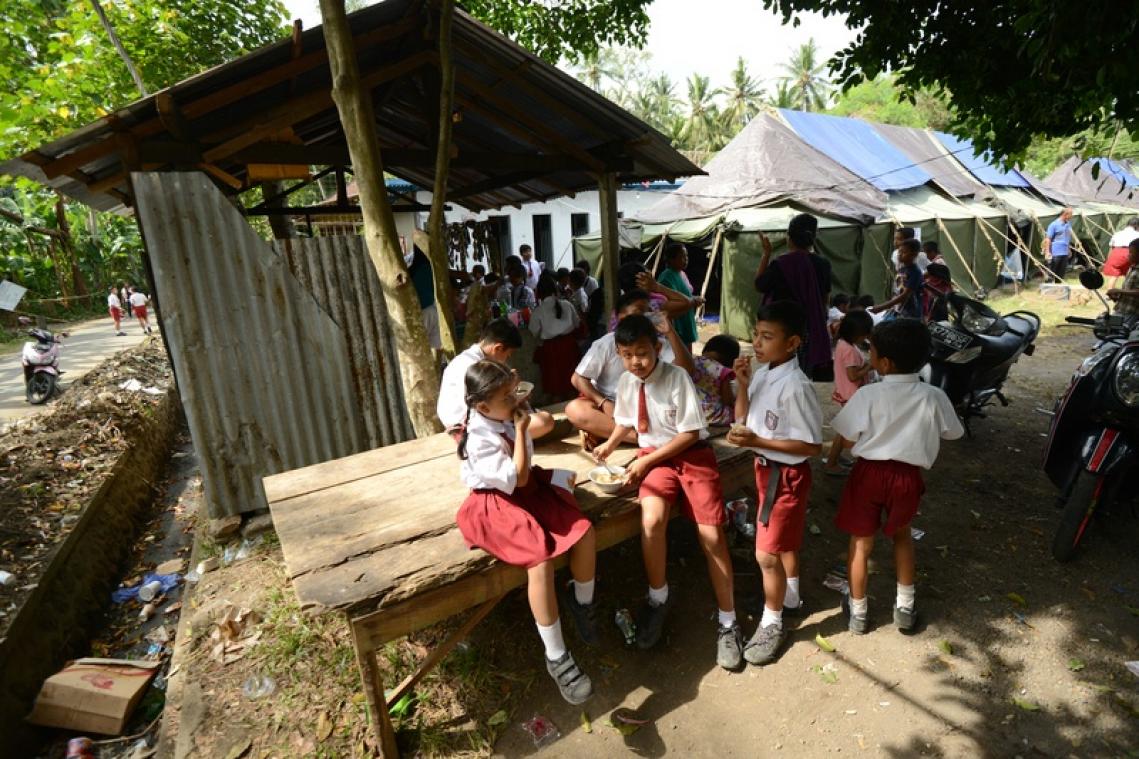 600 élèves de la même école touchés par le coronavirus en Indonésie