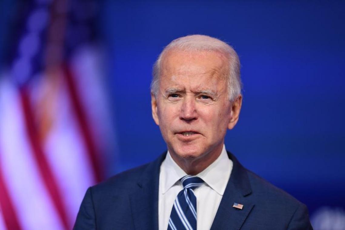Joe Biden fustige Donald Trump dont l'attitude est "source d'embarras"