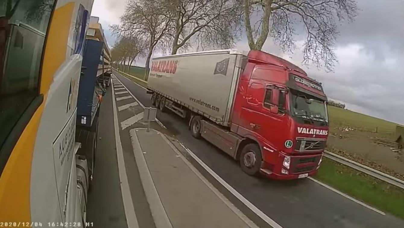 VIDEO. Le dépassement complètement irresponsable de ce camionneur fait scandale