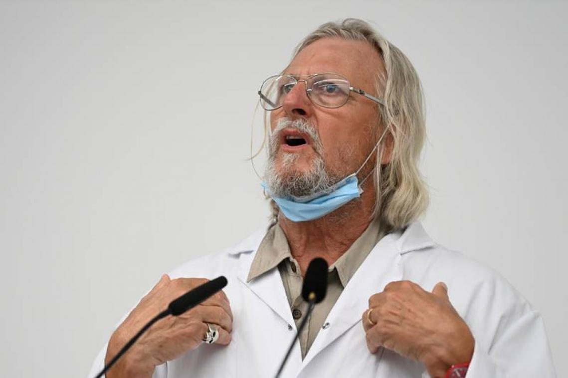 Plainte en France contre l'infectiologue Didier Raoult et d'autres médecins
