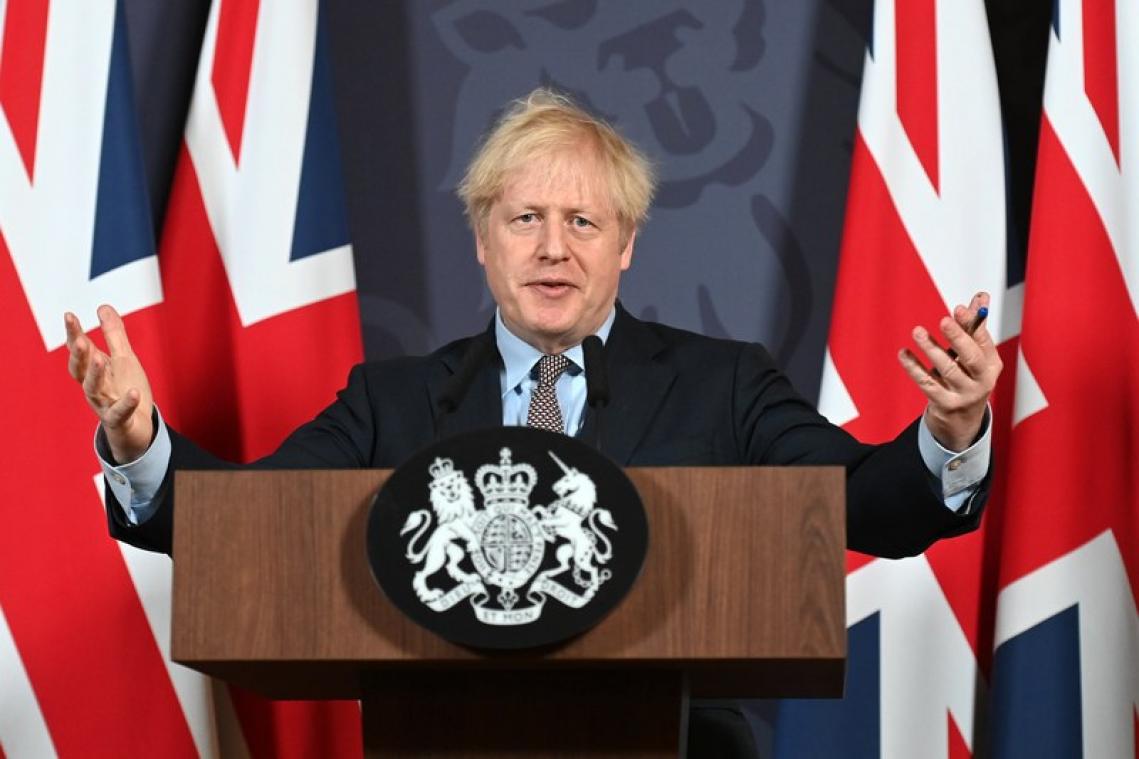 L'accord post-Brexit brandi comme un cadeau de Noël par Boris Johnson