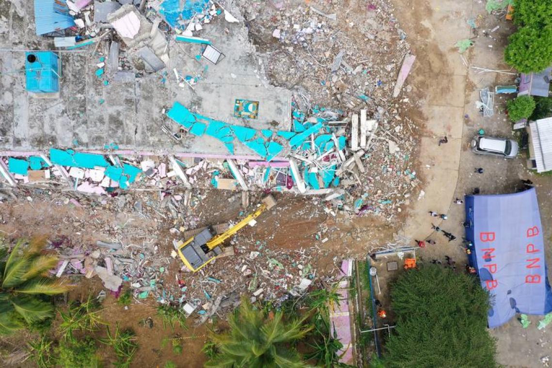 Le bilan du séisme sur l'île de Célèbes en Indonésie monte à 81 décès
