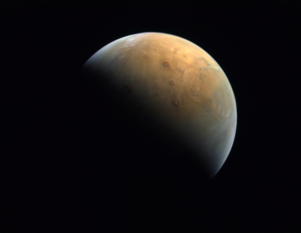 « Le plus grand volcan du système solaire » : la sonde  "Hope" envoie sa première image de Mars