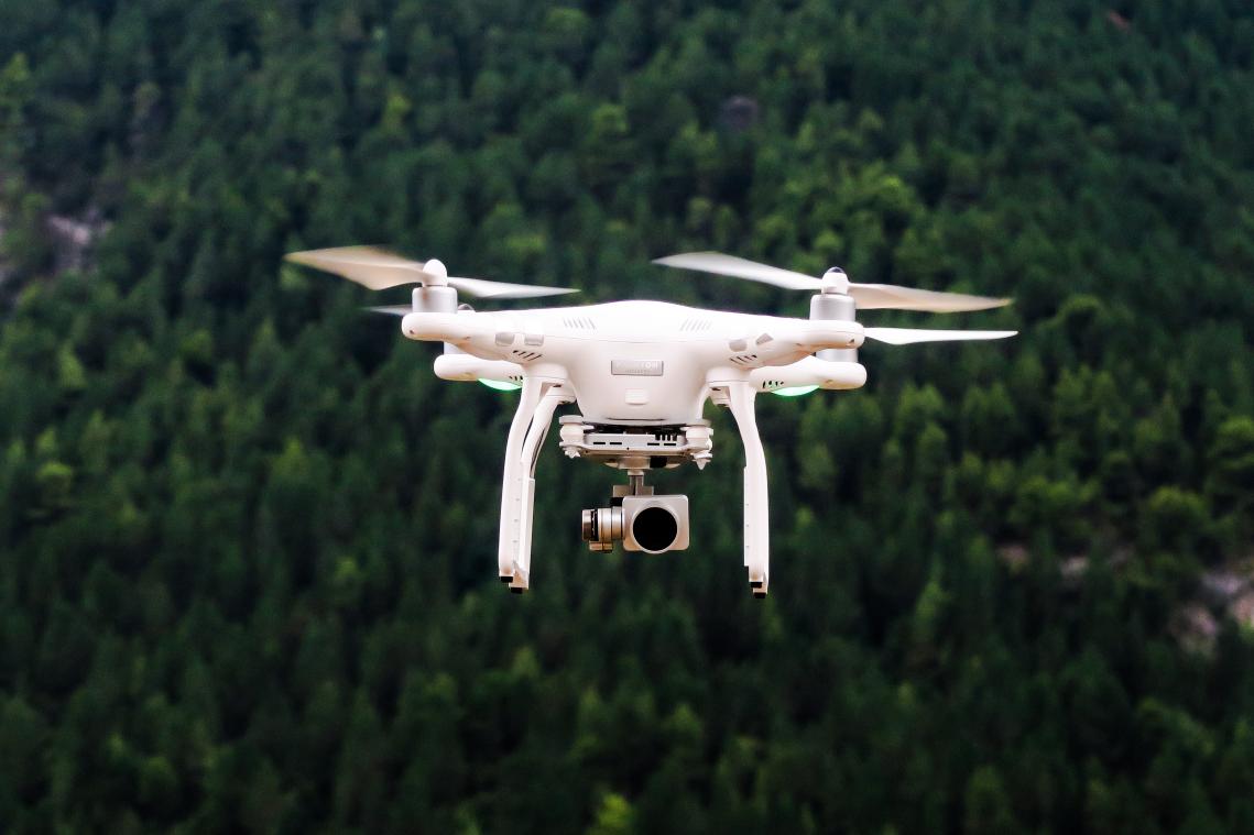 Un drone transportant de la drogue s'écrase dans une prison