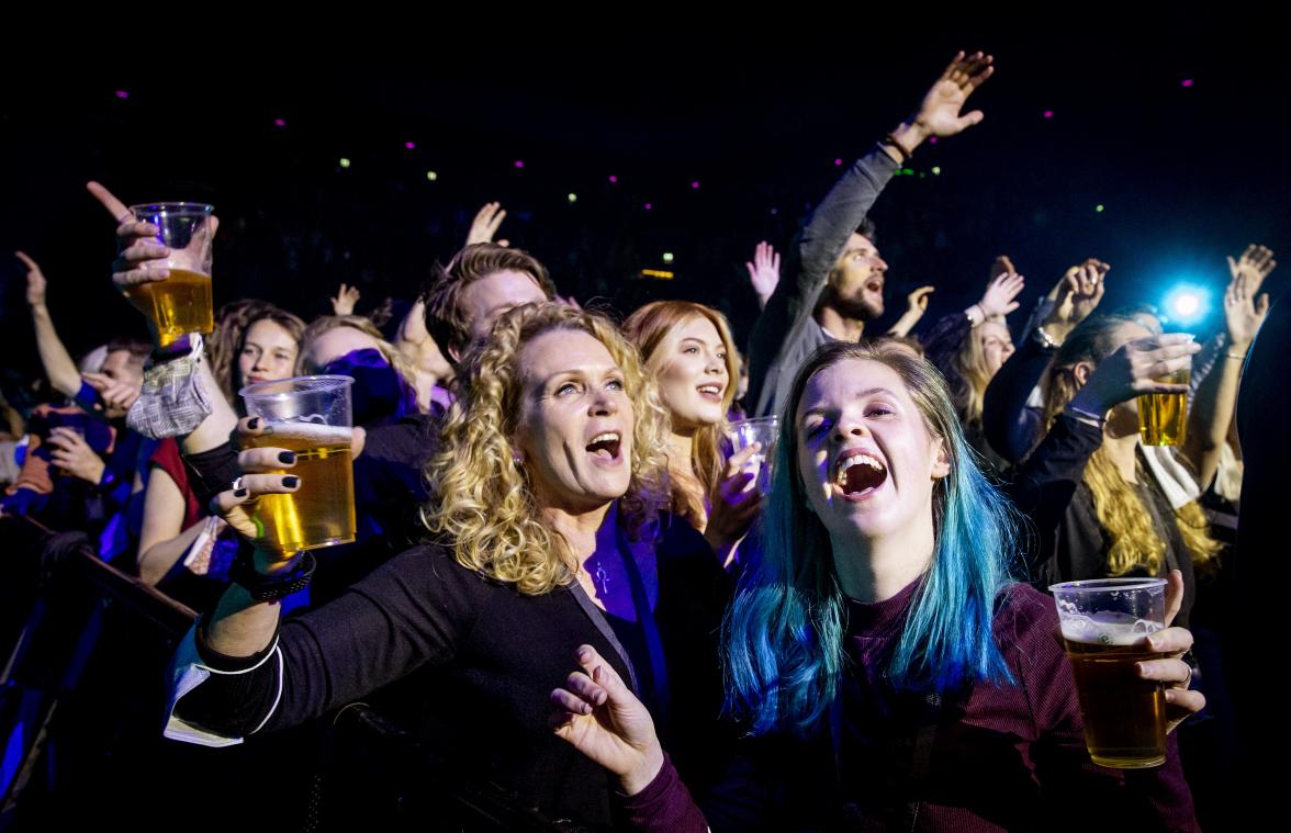 PHOTOS. 1.300 fêtards rassemblés pour un concert-test