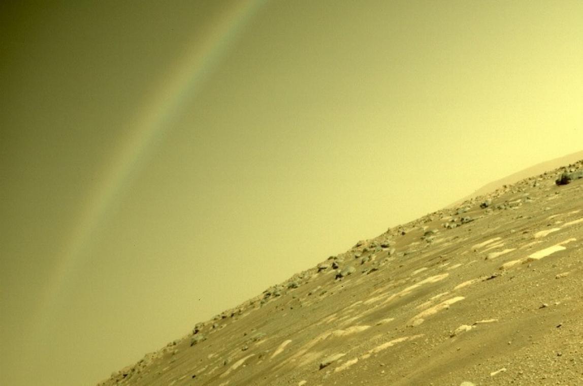 Un "arc-en-ciel" repéré sur Mars, la Nasa met les choses au point
