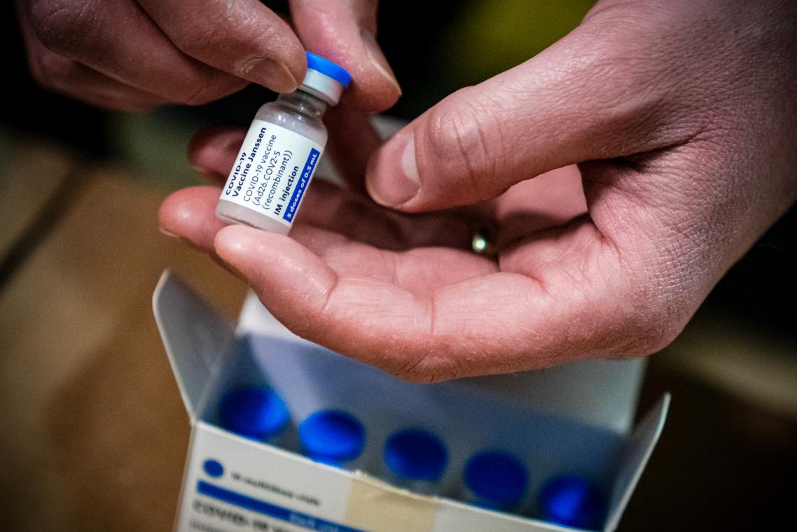 La Belgique attend l'avis de l'EMA pour interdire ou non le vaccin Janssen