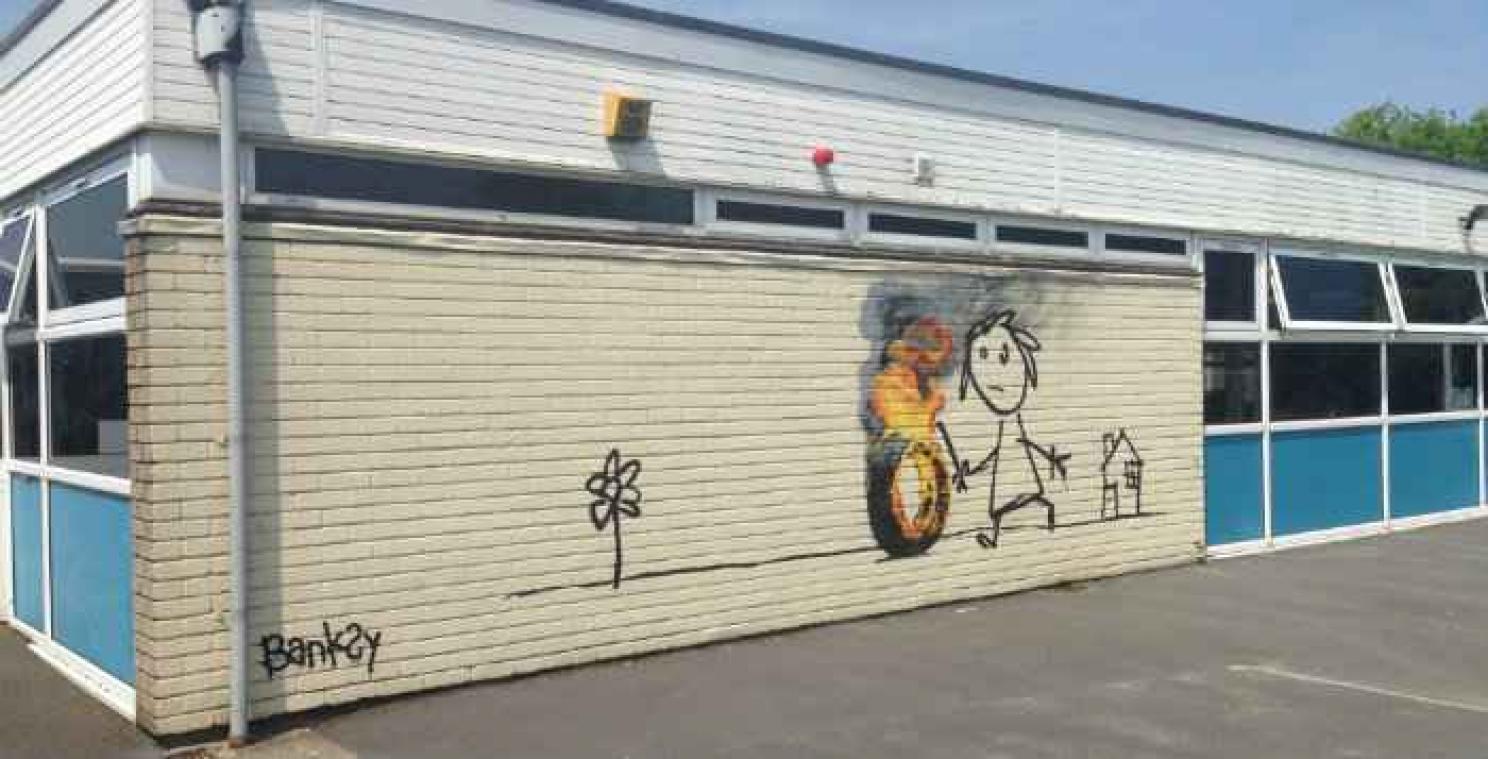 Banksy a décoré la cour de récréation d'une école primaire de Bristol