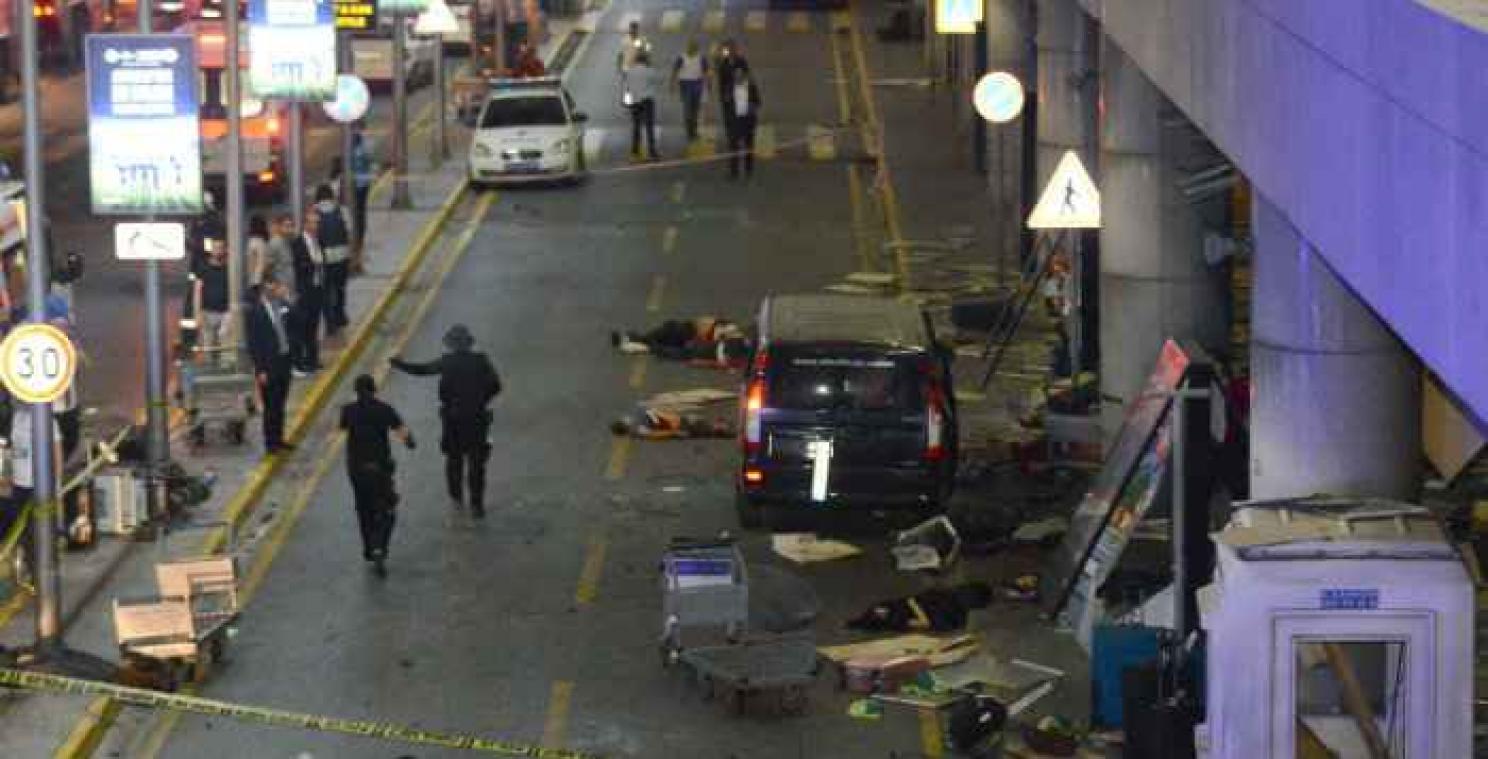 Attentat à Istanbul: 36 tués dans l'attentat à l'aéroport, l'Etat Islamique pointé du doigt