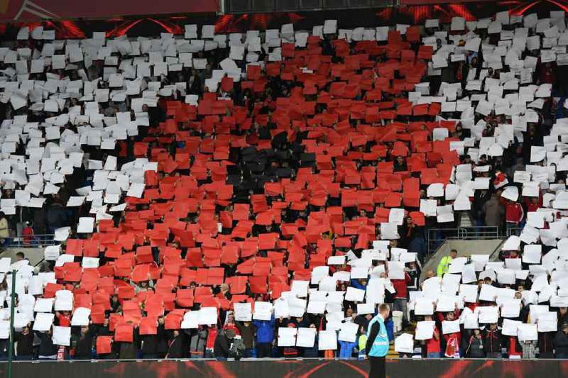La Fifa confirme les sanctions financières aux porteurs de "poppies" commémoratifs