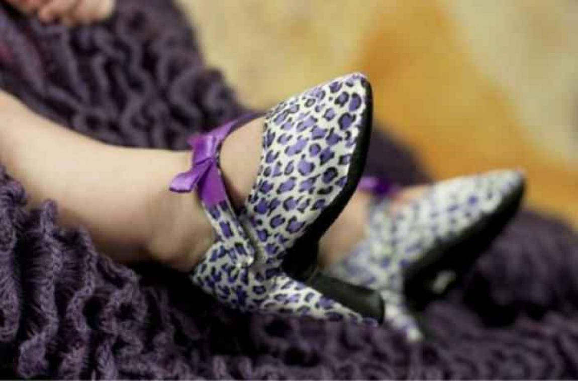 Une marque américaine fait polémique avec des chaussures à talons pour les bébés