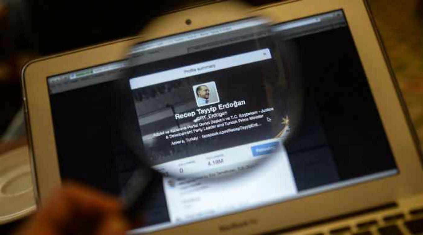 Une journaliste condamnée à cinq ans de prison pour un tweet en Turquie