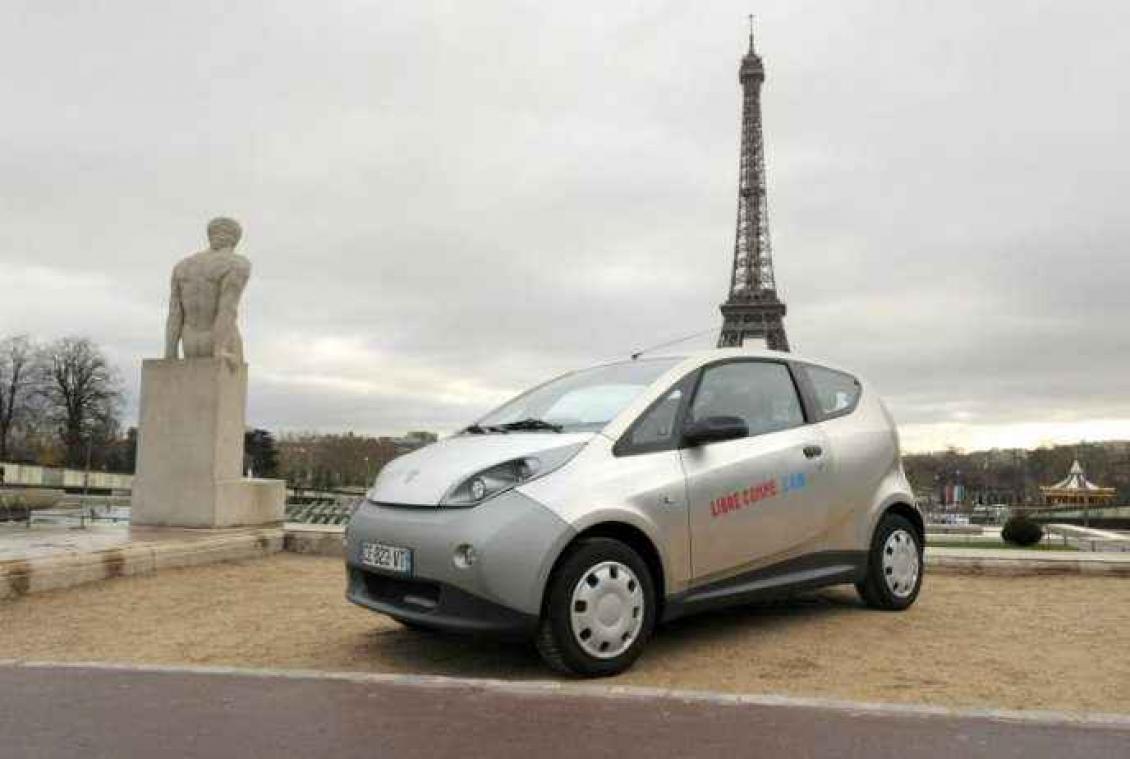 Bientôt des véhicules électriques qui se chargent en roulant ?