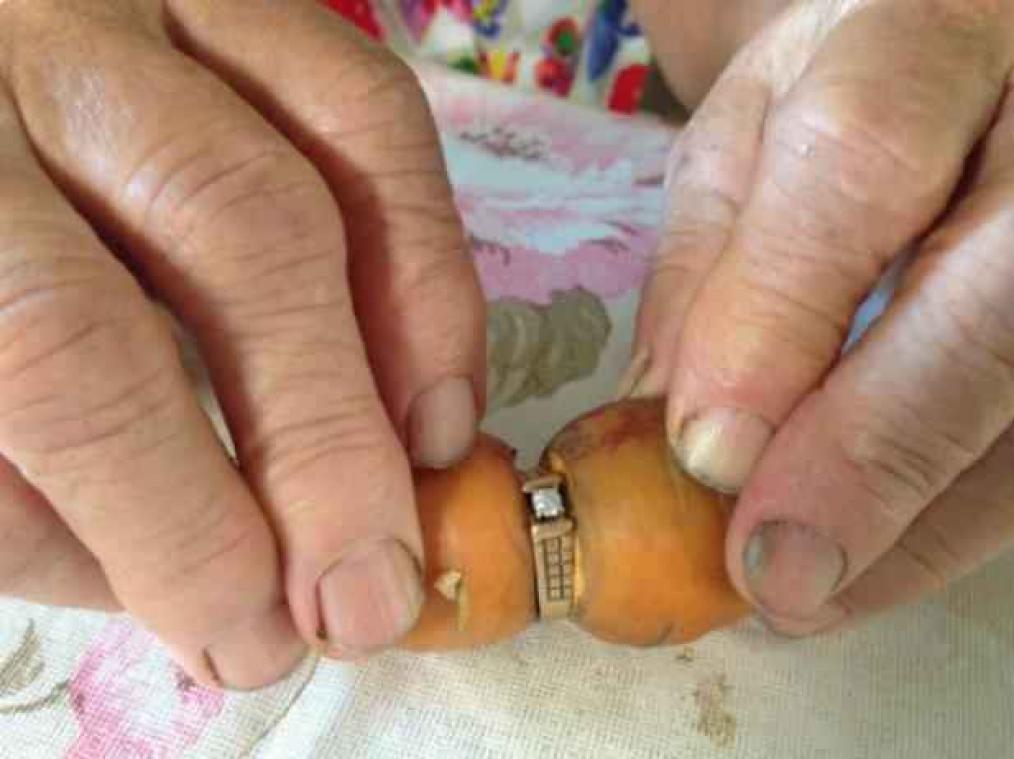 Une octogénaire retrouve sa bague perdue il y a 13 ans autour d'une... carotte