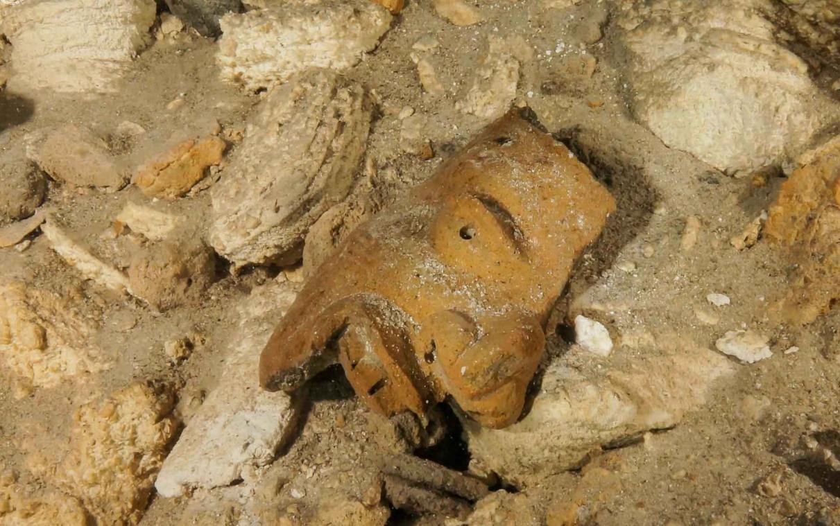 Mexique : des vestiges mayas découverts dans une immense grotte inondée