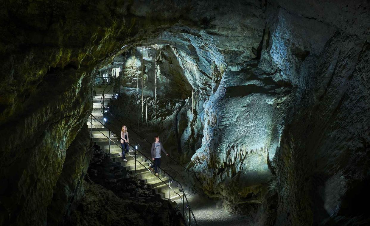 Laissez-vous surprendre par le Domaine des Grottes de Han