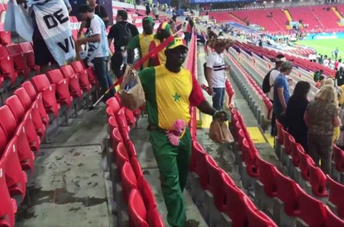 VIDEO. Des supporters sénégalais et japonais s'illustrent en nettoyant le stade après le match