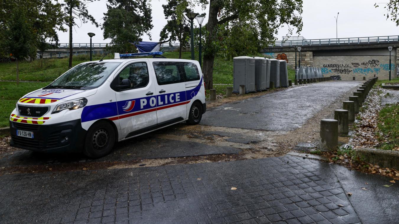 Une femme retrouvée décapitée à son domicile en France, sa tête placée sur une table à côté de son corps