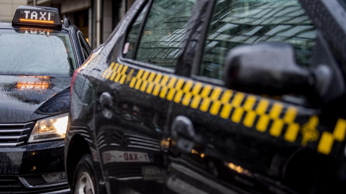 Uber: le gouvernement bruxellois valide une solution transitoire