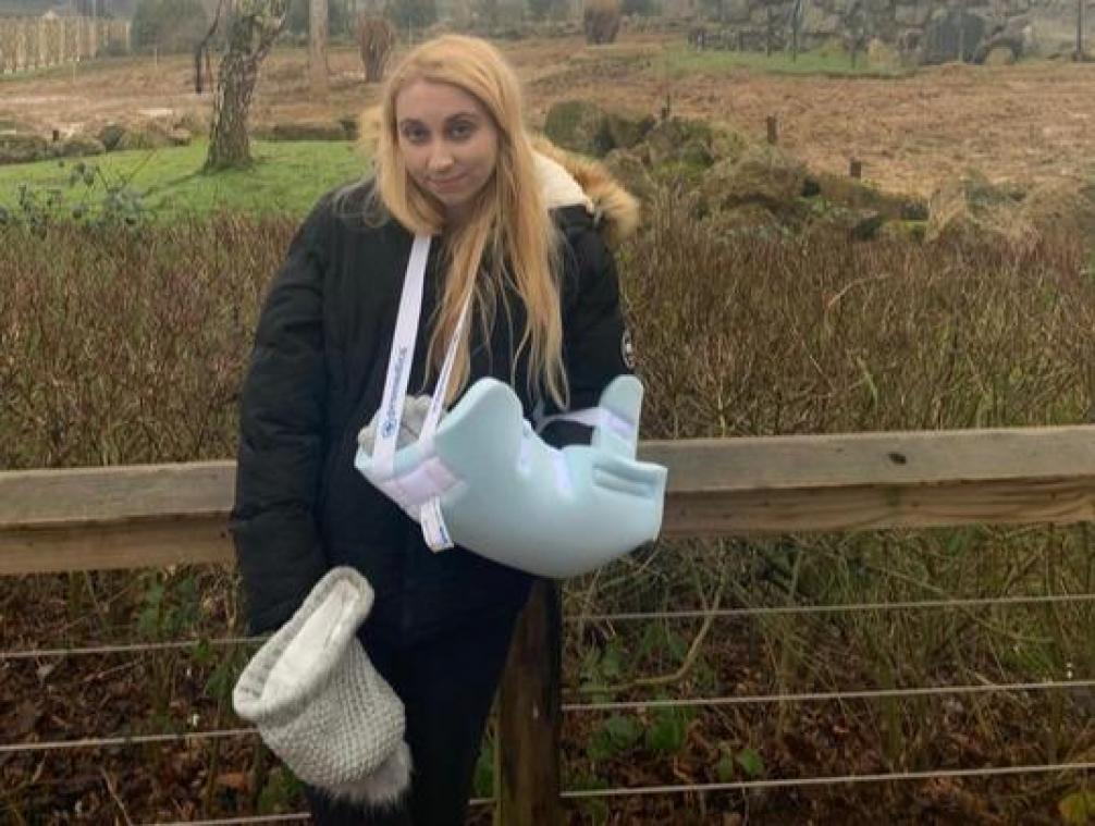 Danielle, 24 ans, a perdu l’usage de son bras à cause d’un implant contraceptif