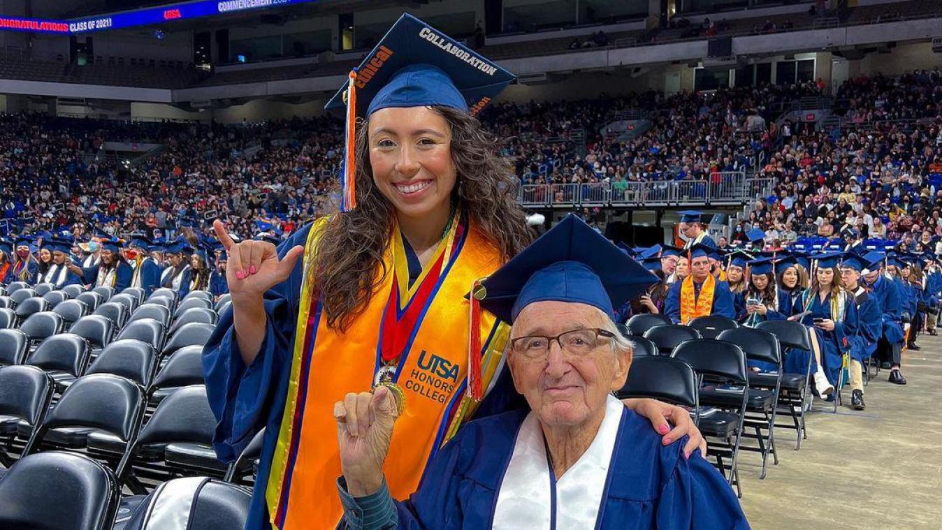 Une étudiante est diplômée en même temps que son grand-père de 88 ans