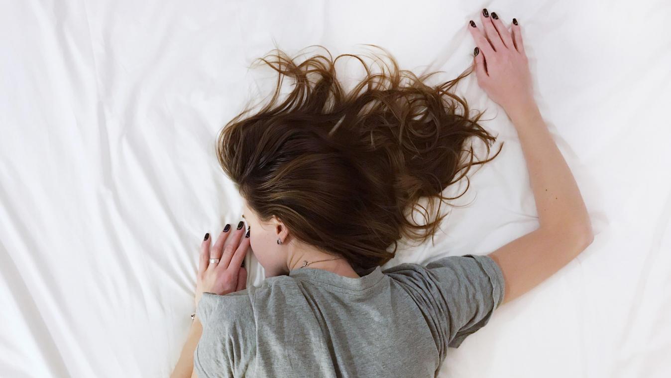 La paralysie du sommeil pourrait être un nouveau symptôme du variant Omicron