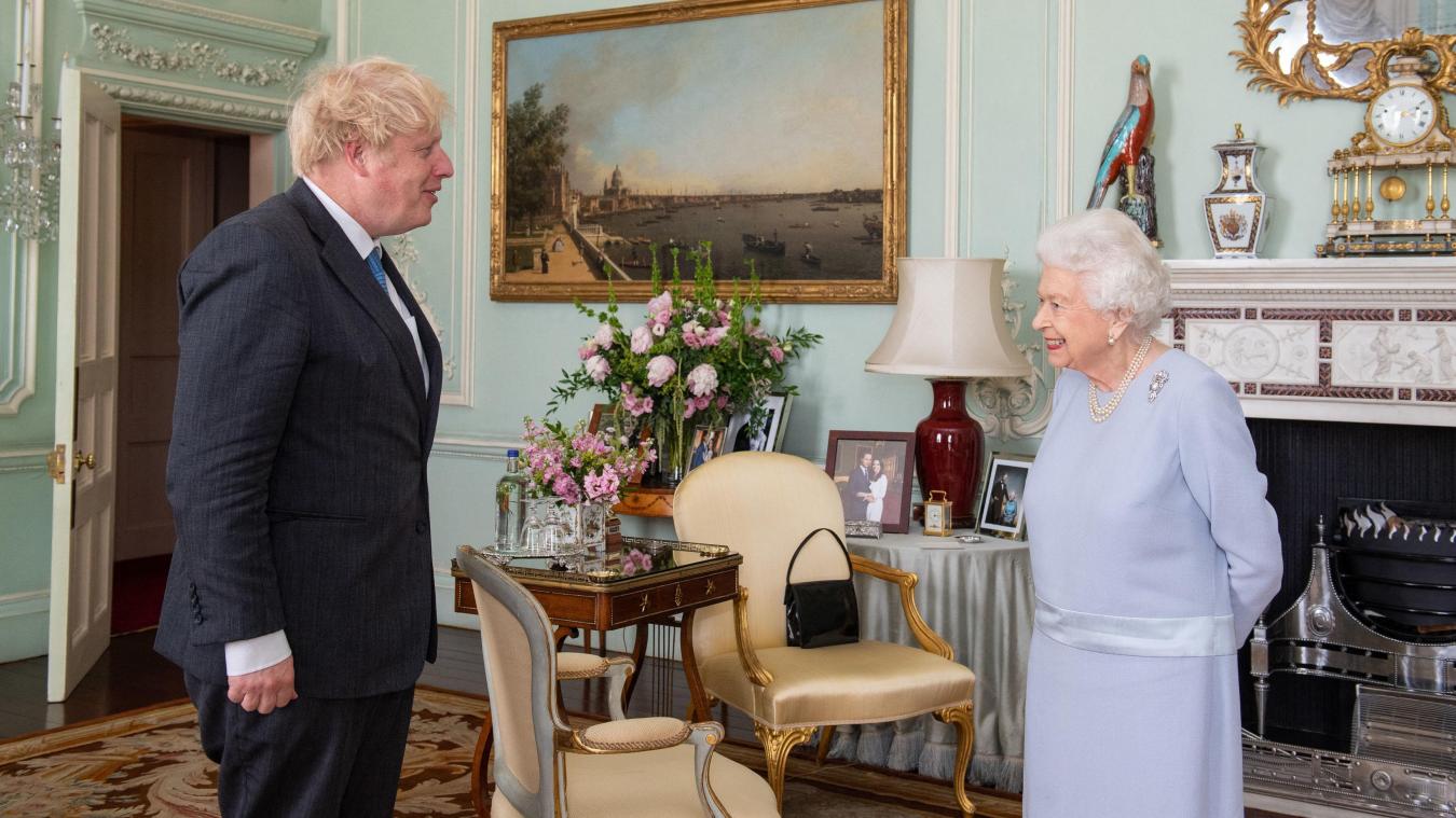Boris Johnson obligé de présenter ses excuses à Elizabeth II après une fête la veille de l’enterrement du prince Philip