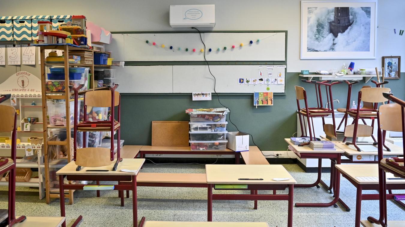 Plusieurs écoles cessent de suivre les règles de quarantaine: «l’enseignement est en train de craquer»