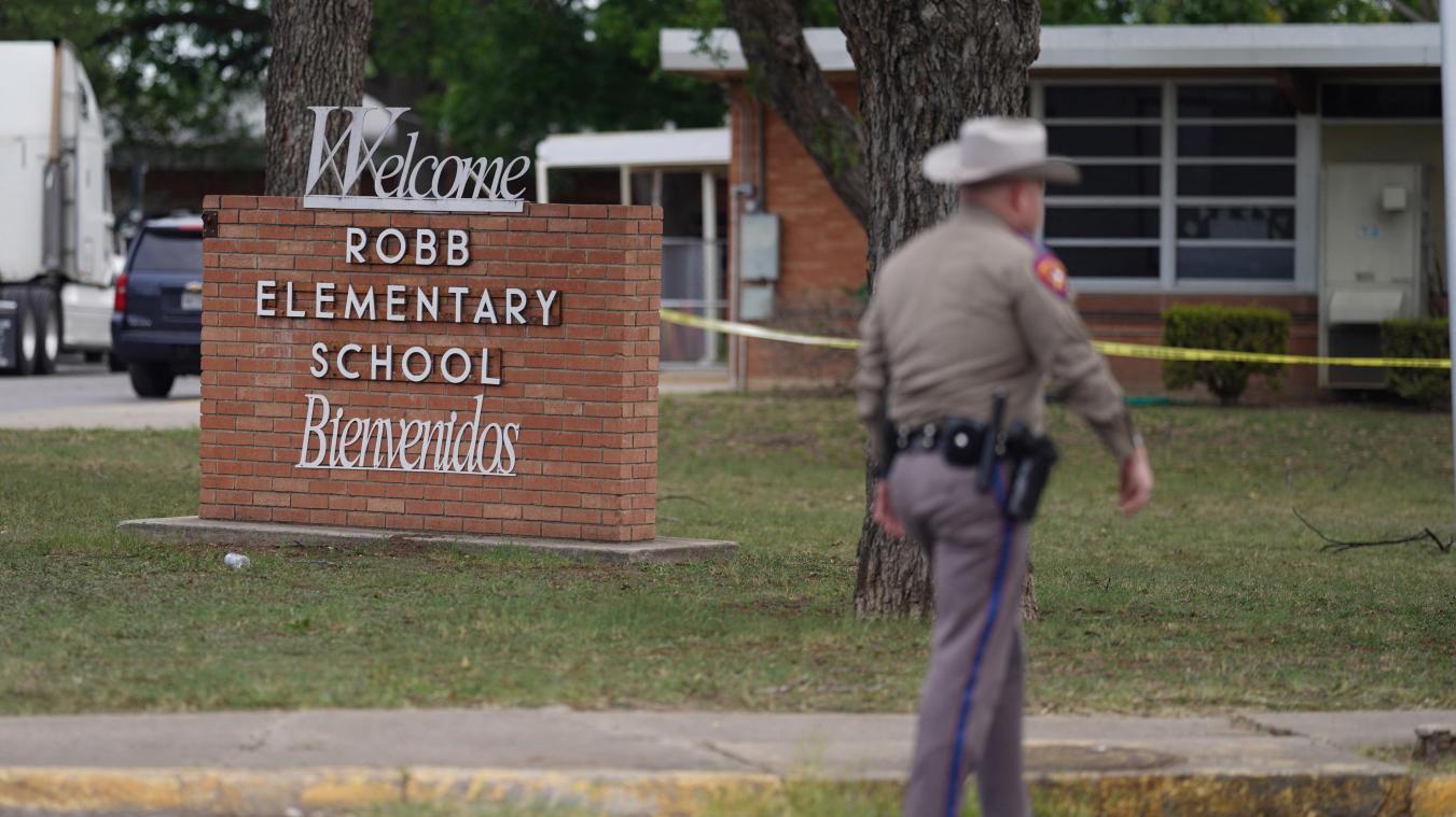 Un adolescent tue 19 écoliers et deux adultes au Texas, le débat sur les armes à feu relancé