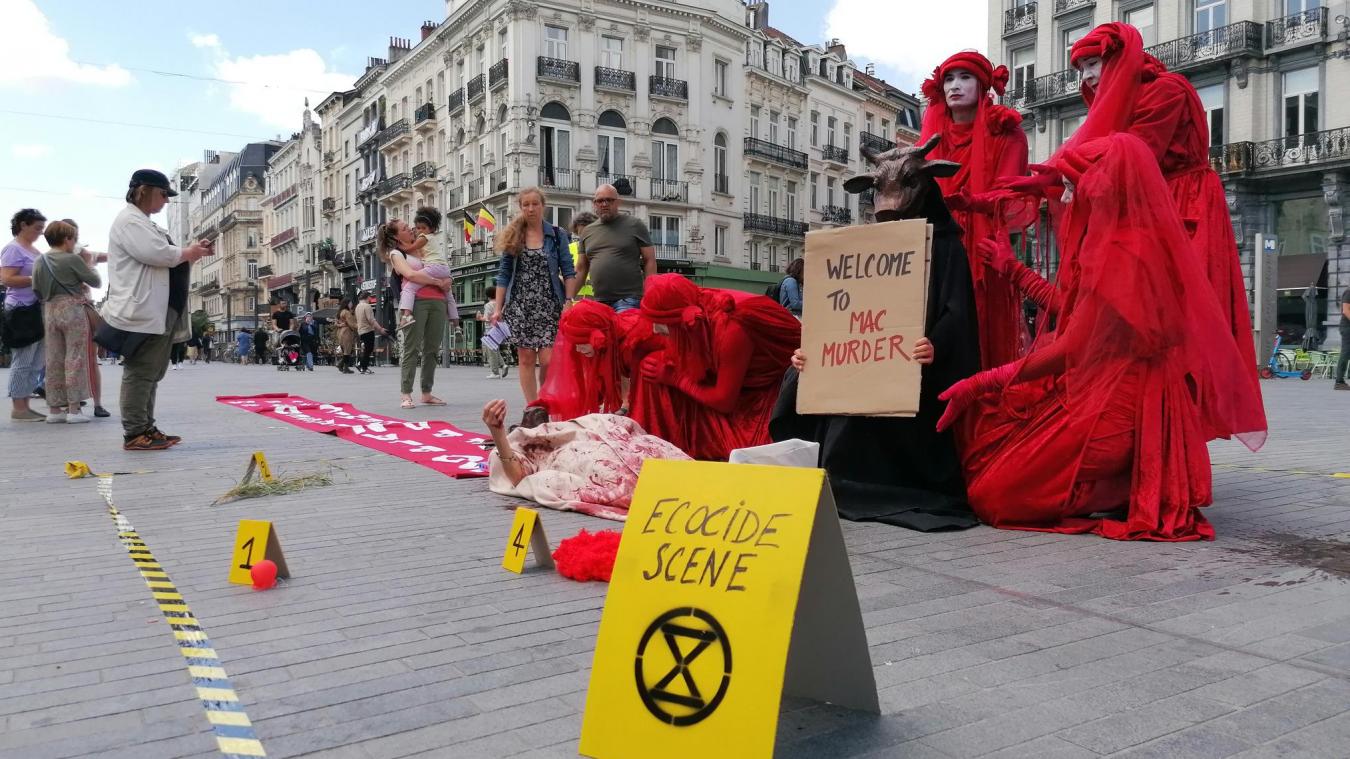 Des militants d’Extinction Rebellion font irruption dans un McDonald’s de Bruxelles