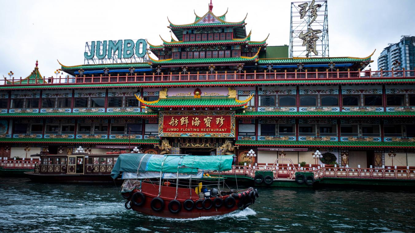 Jumbo, le célèbre restaurant flottant, a coulé à pic