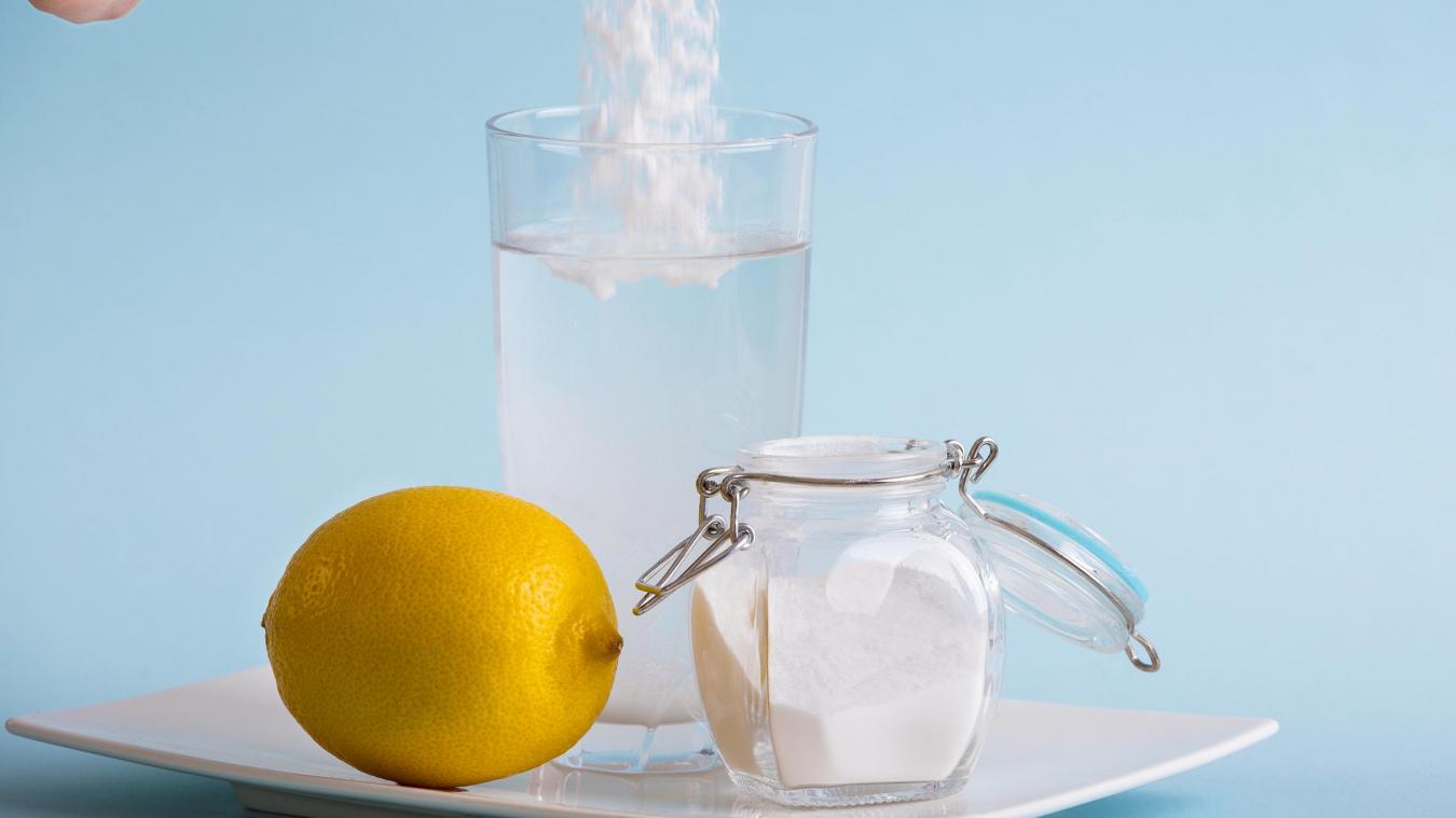 Mettre du bicarbonate de soude dans son verre d’eau permet-il de perdre du poids et de la cellulite?