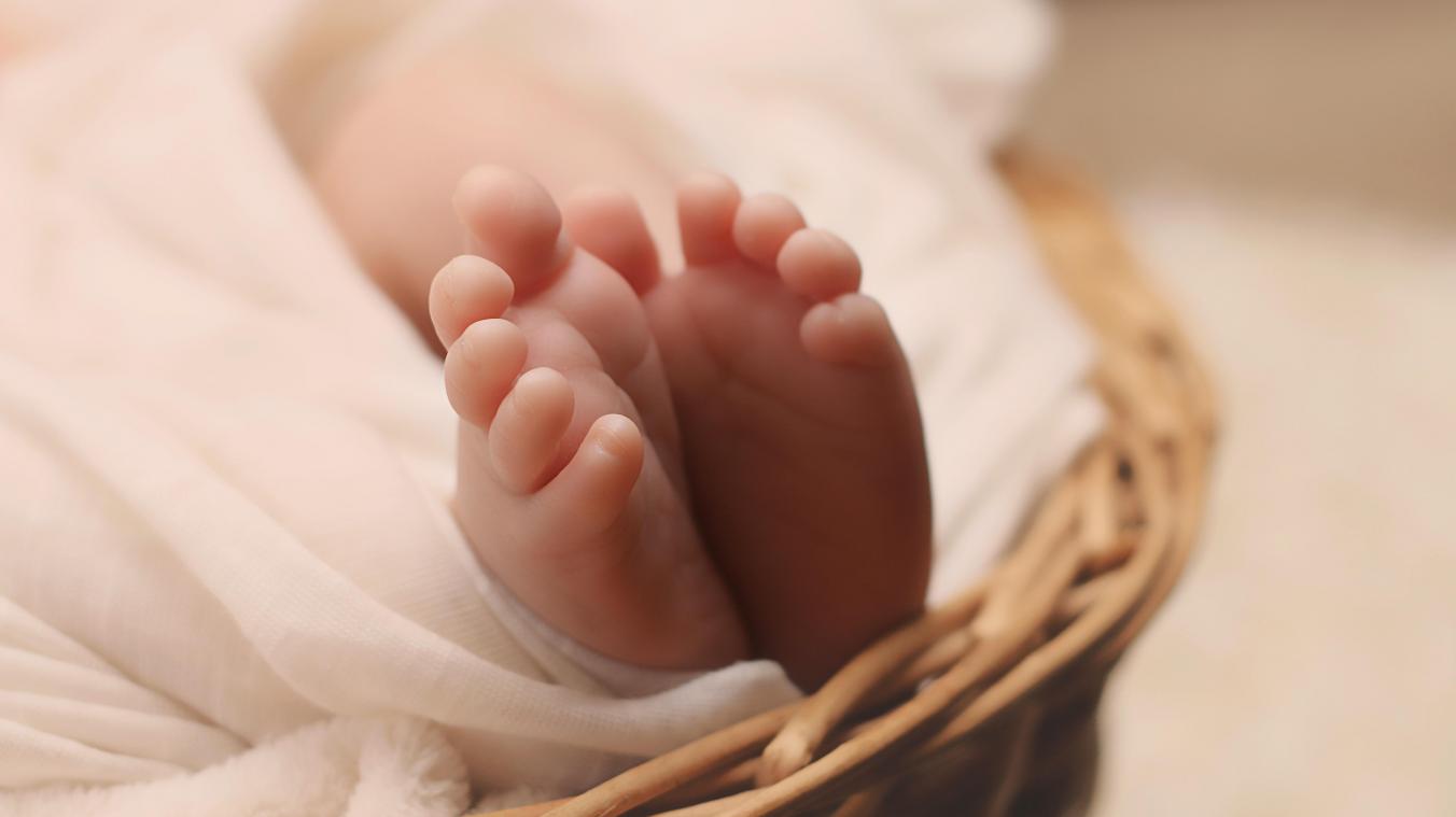 Un bébé secoué par son beau-père: «Elle souffrira de séquelles à vie»