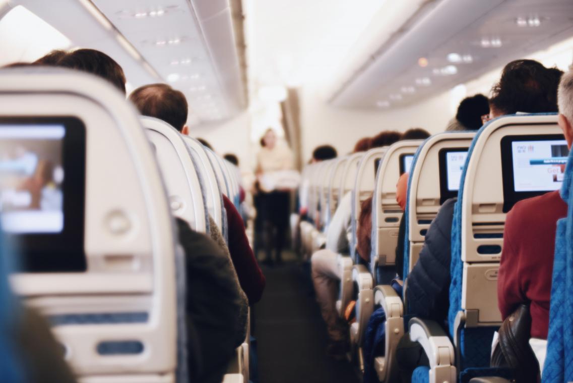 Voici les dix comportements que vous détestez le plus à bord d’un avion