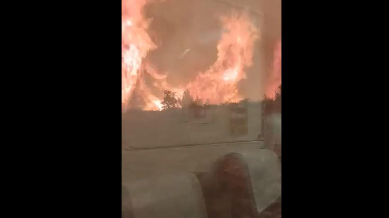 Espagne : un train se retrouve encerclé par les flammes, 20 passagers blessés en sautant par les fenêtres (vidéo)