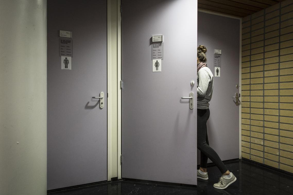 Cette école a installé un lecteur d’empreintes digitales pour suivre les élèves aux toilettes