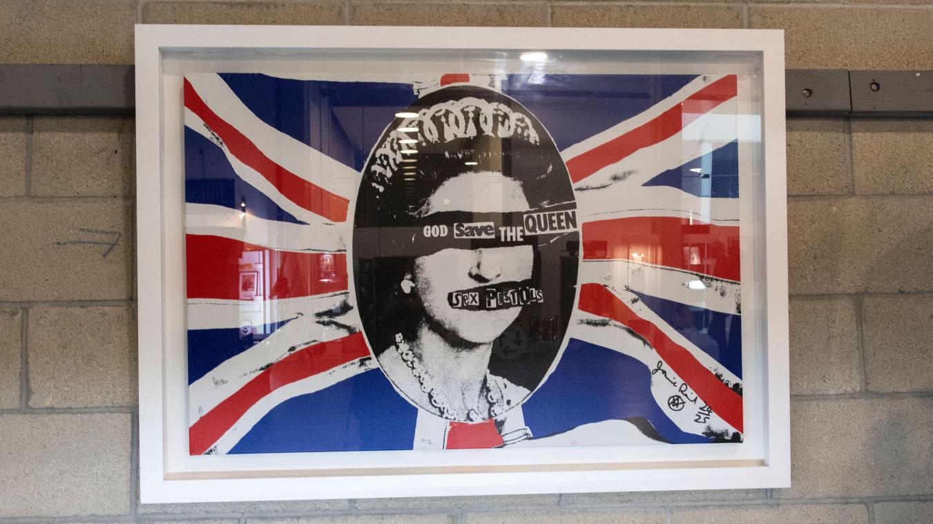 Comment la reine Elizabeth II est devenue un symbole dans la culture populaire?