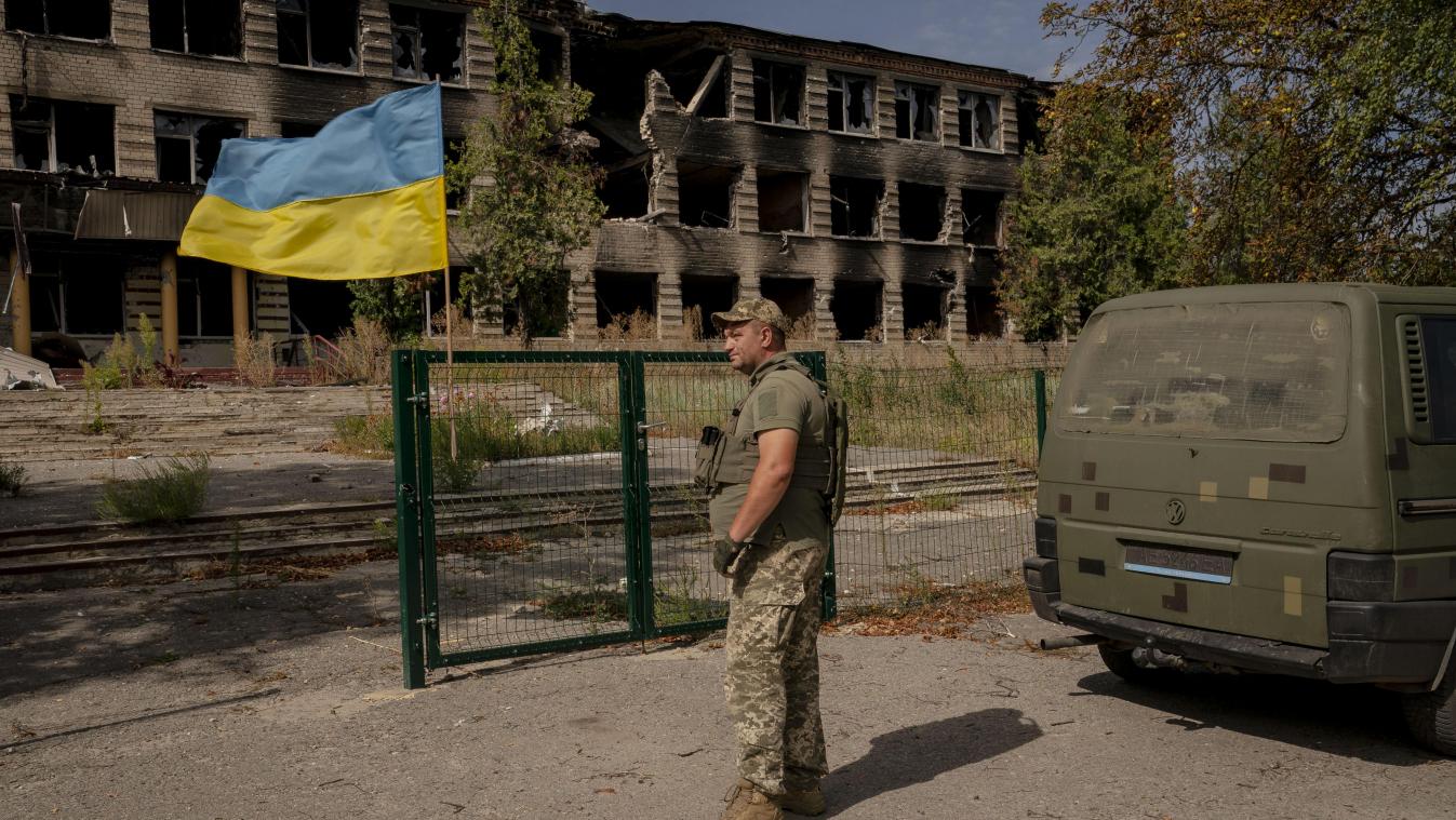 L’Ukraine a repris «2.000 km de territoire» alors que les Russes fuient, la reconquête d’Izioum est «en cours»