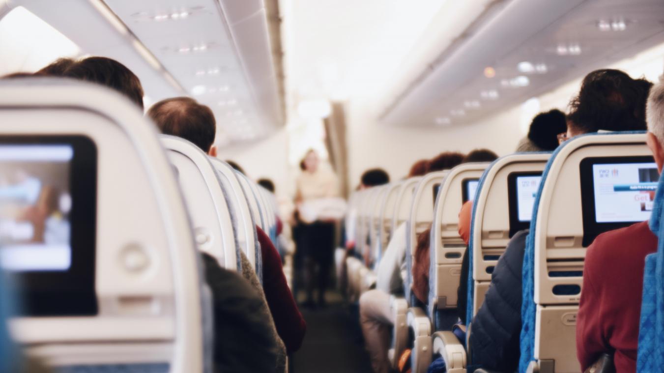 Évitez ces endroits dans un avion, ce sont des «foyers de germes»