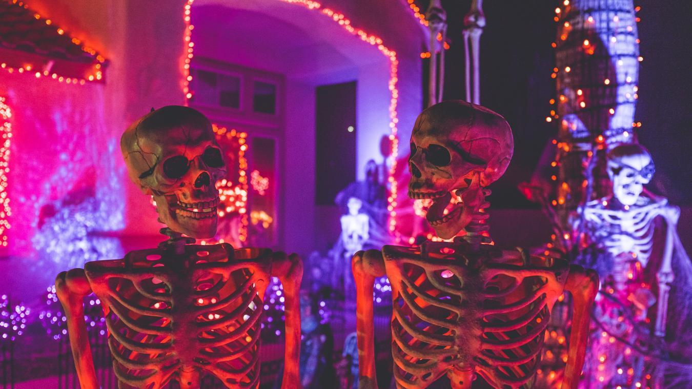 Sa décoration d’Halloween avec des sacs mortuaires ne passe pas dans ce quartier où trois enfants ont été tués