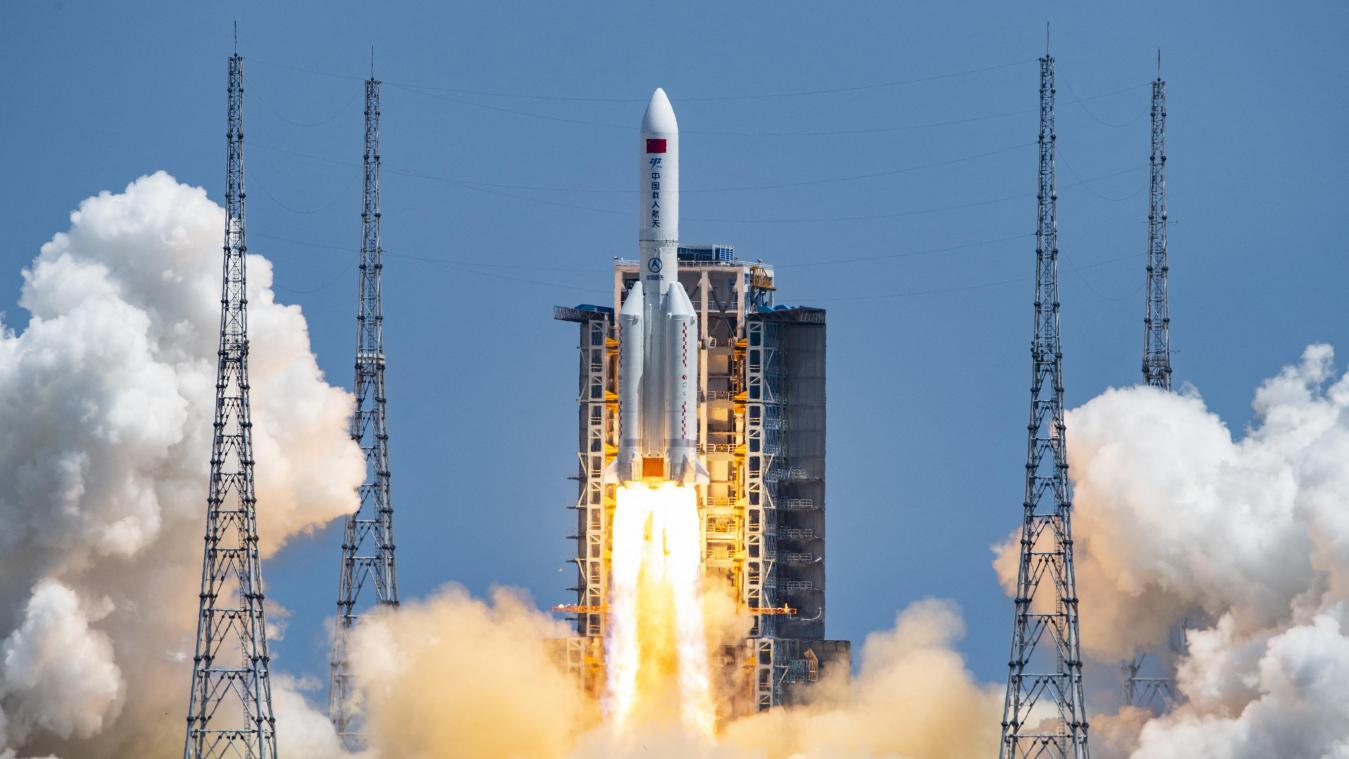 Une fusée chinoise totalement hors de contrôle vient de s’écraser sur Terre